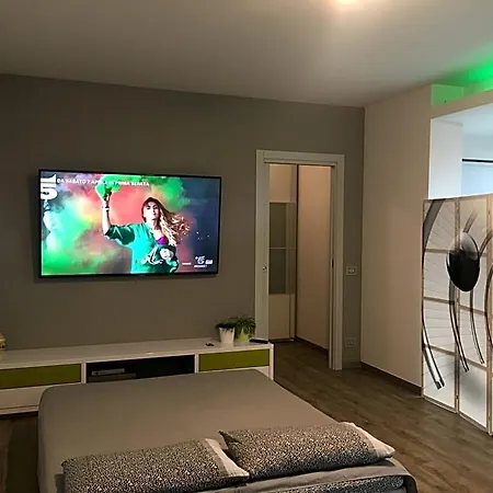 Arcobaleno לינה וארוחת בוקר 4*